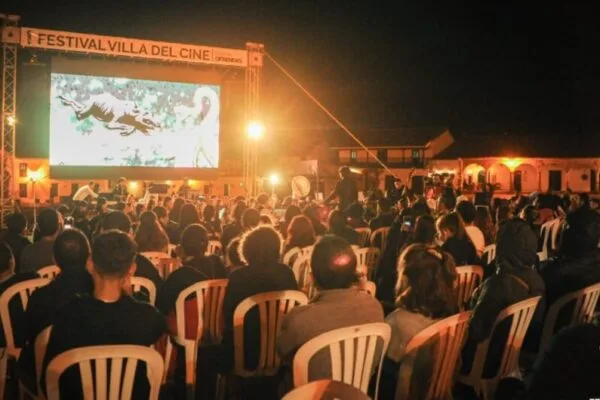 Cine entre piedras y memoria: Villa de Leyva acoge una nueva edición del Festival Villa del Cine